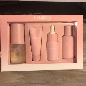 Kylie Skin Travel Set